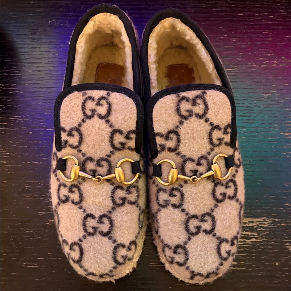 Gucci Cream and Black Shearling Loafers with Gold Bit - Picture 1 of 6